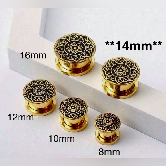 🔘 14mm -18k over 316 Surgical Steel Ear Plugs/stretcher Flower Design NWT - Picture 3 of 9